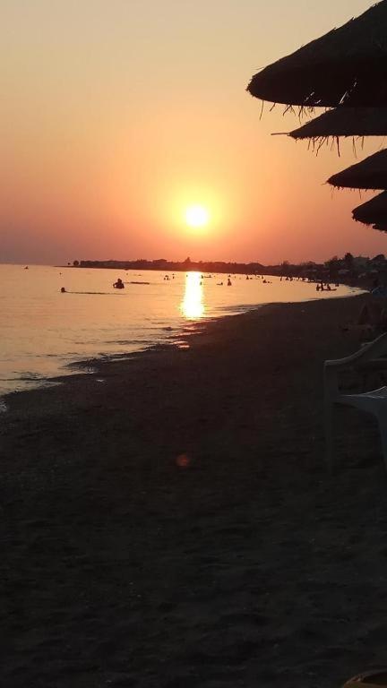See To Sea Apartments Paralia Dionysiou Exterior photo