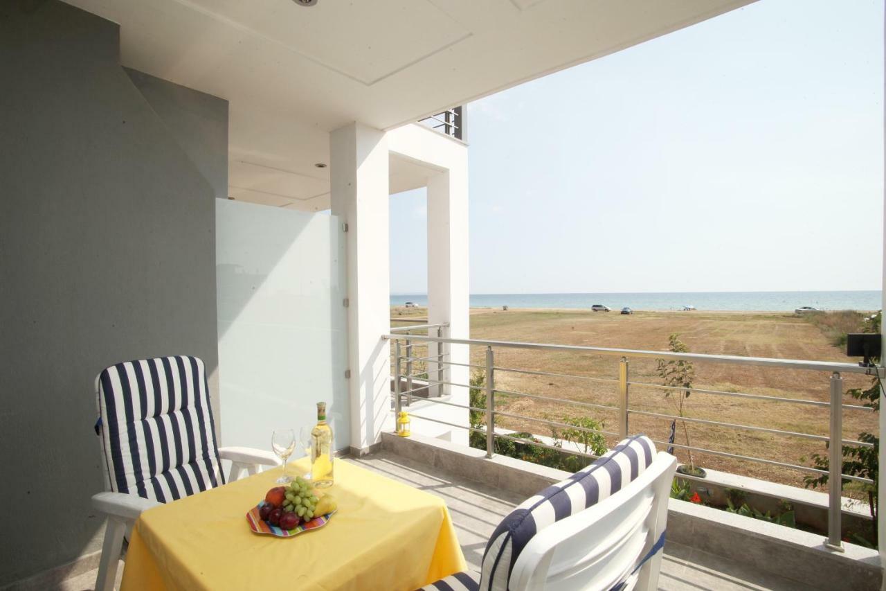 See To Sea Apartments Paralia Dionysiou Exterior photo