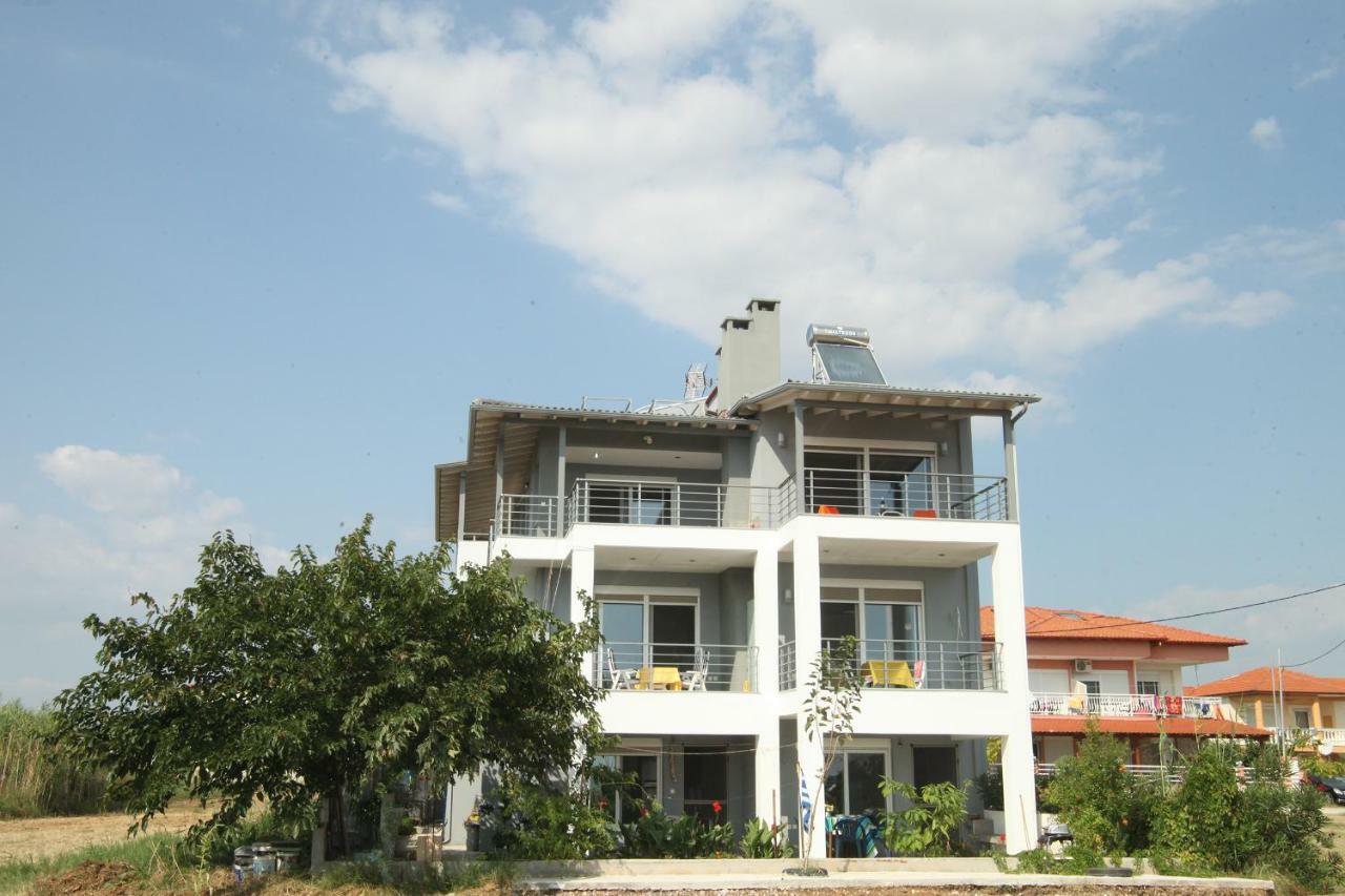 See To Sea Apartments Paralia Dionysiou Exterior photo